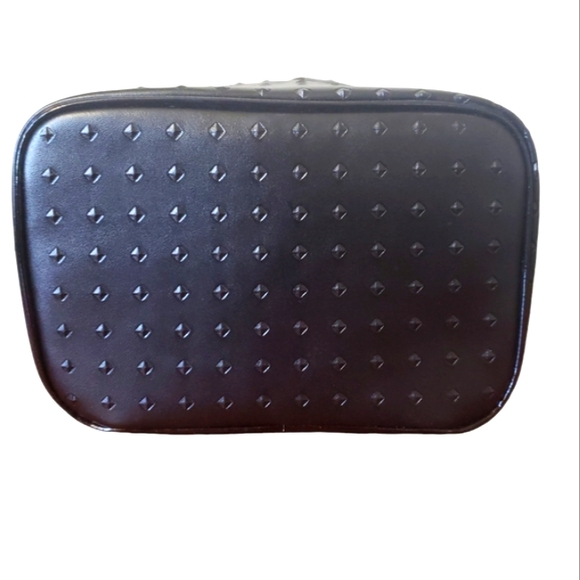 NWOT Modella Black Cosmetic Accessory Train Case in Quilted Geometric Design. - Picture 6 of 16